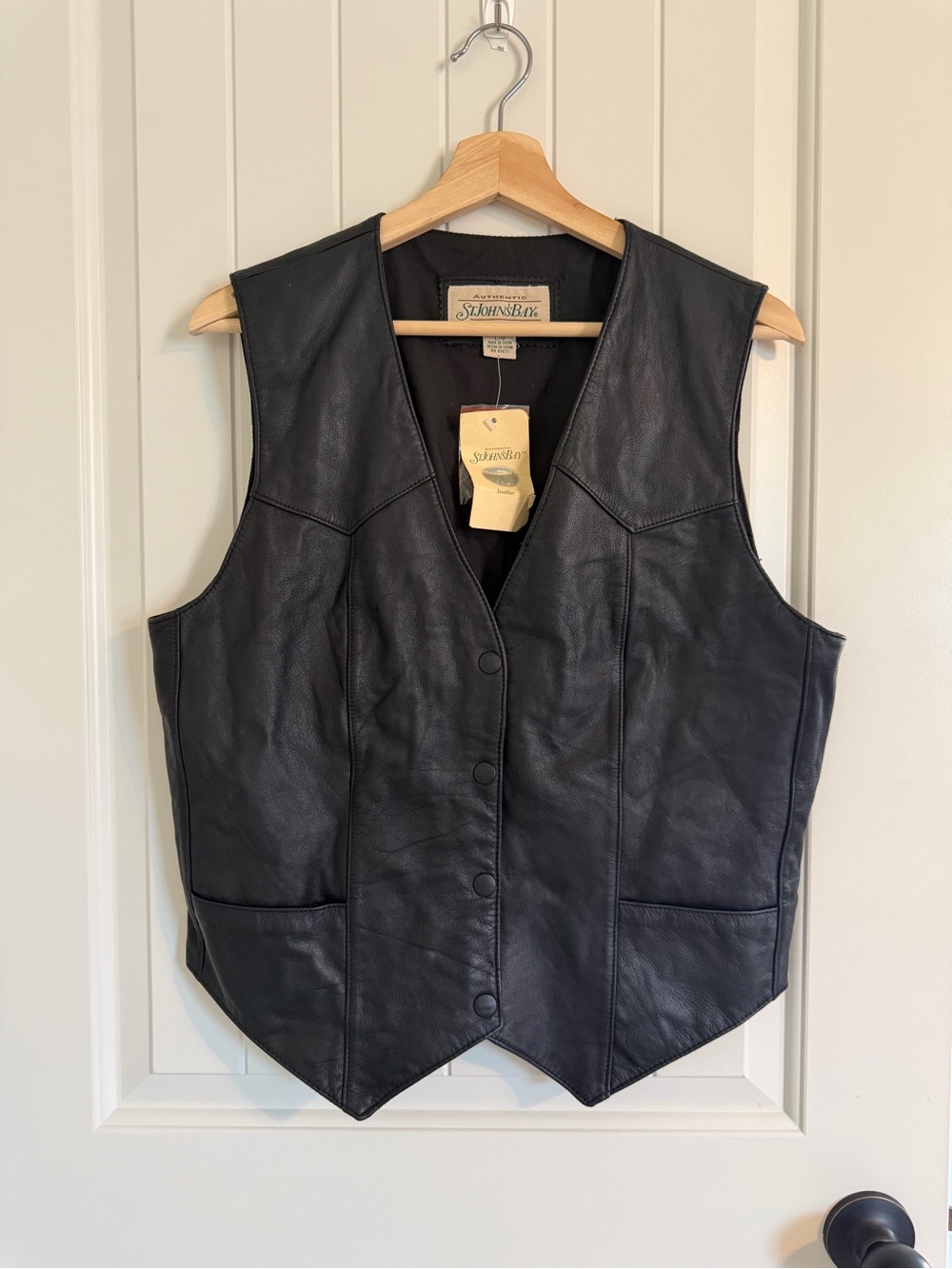 Vintage St. John's Bay Men’s Black Genuine Leather Button Vest Size Large Biker